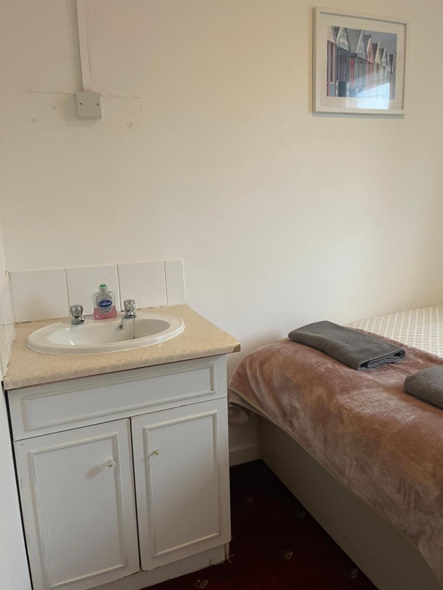 Amitie Guest House Bournemouth Bagian luar foto