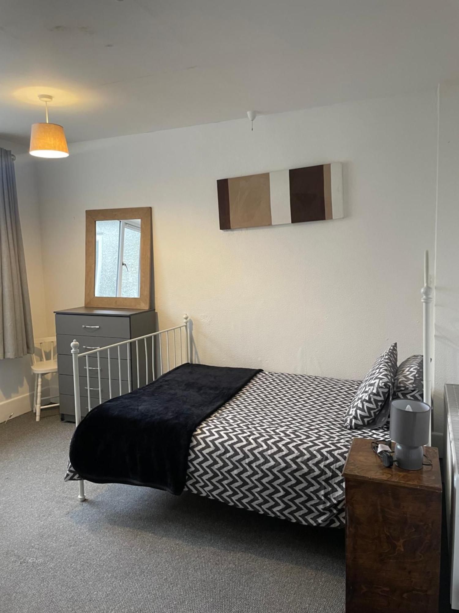 Amitie Guest House Bournemouth Bagian luar foto